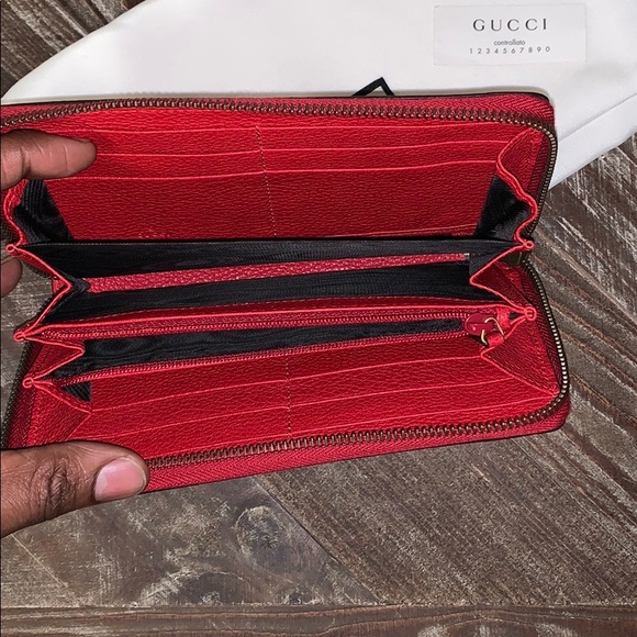 Gucci Red logo Zip-Around Wallet *One small flaw* - Picture 5 of 8